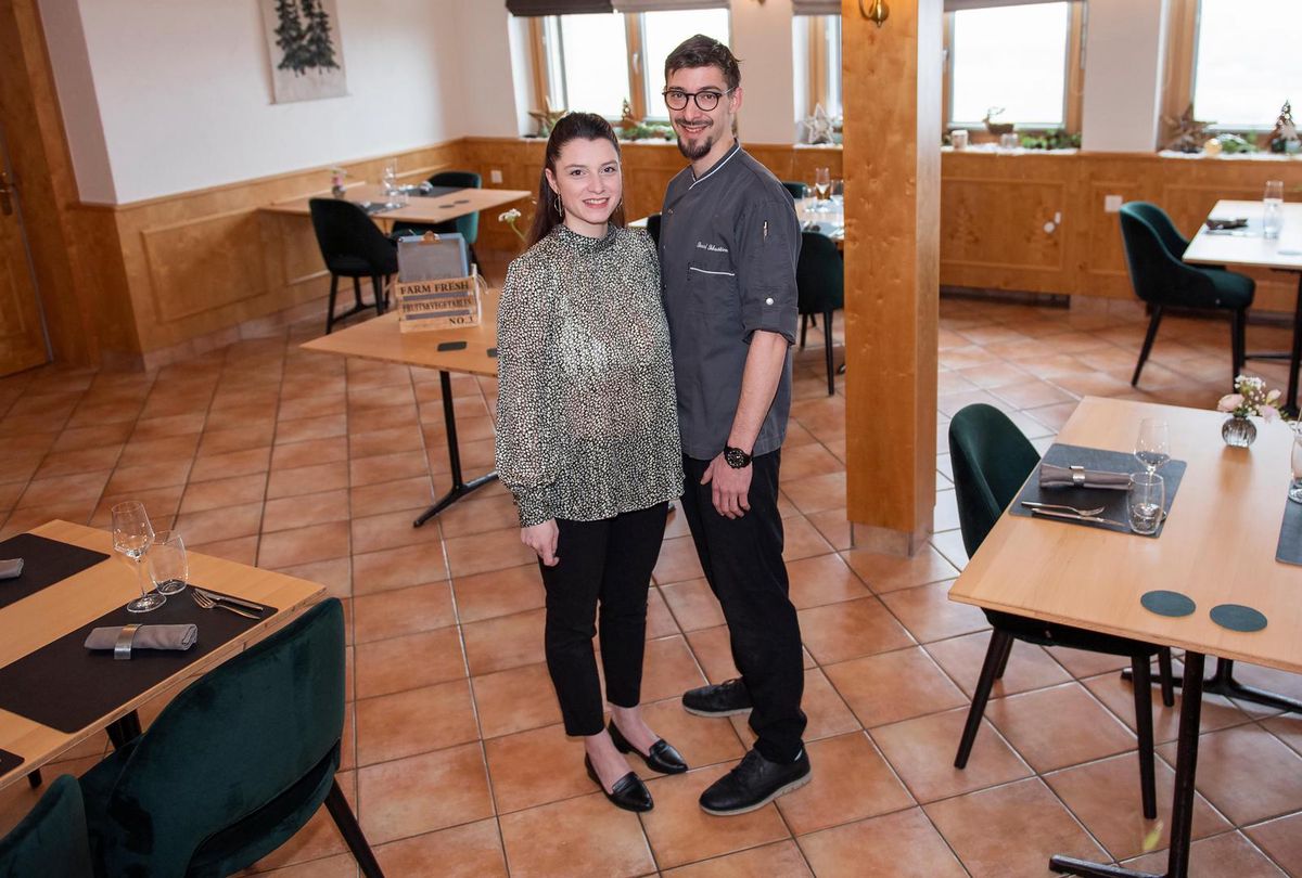 Alice Cordey et Sebastien Suard les patrons du restaurant de l’Hôtel de ville à Rue.