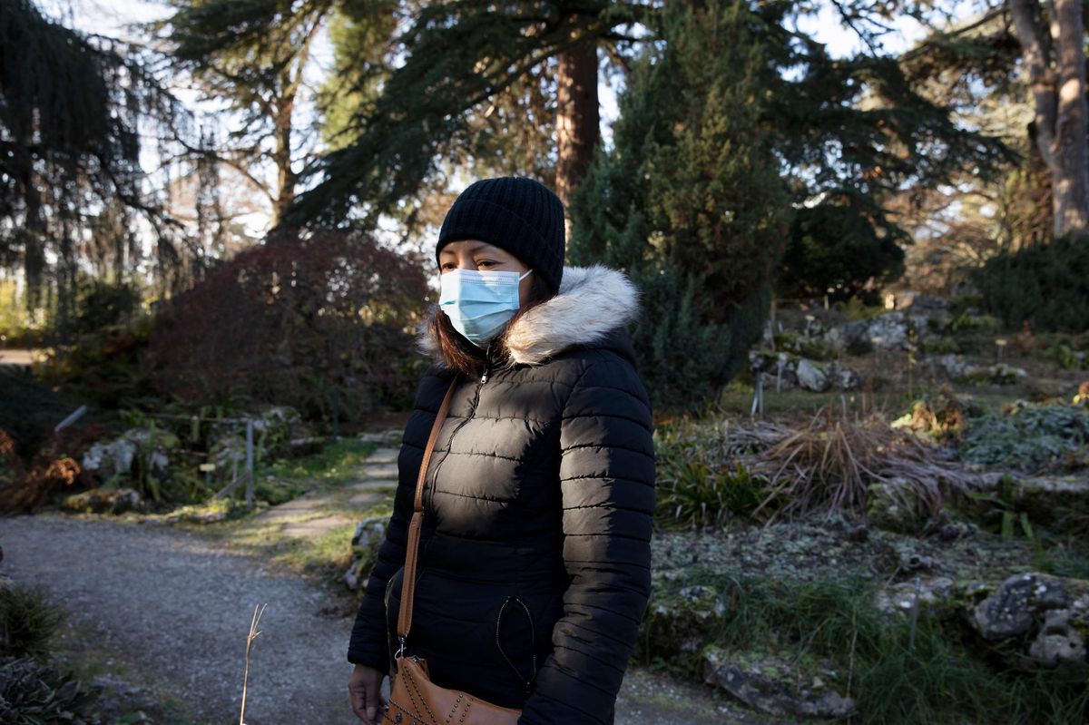 Meyrin le 10.12.2020, Jardin botanique alpin, Graciela, 46 ans, opératrice en horlogerie est atteinte du Covid depuis le mois de mars .