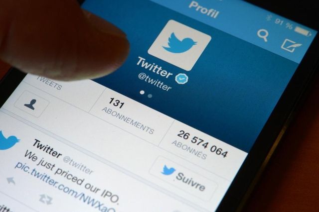 Twitter creuse ses pertes, l'action s'effondre