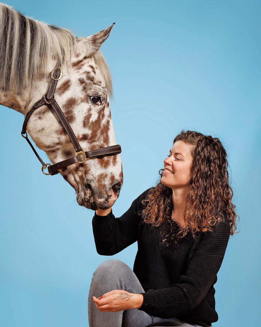 C’est son ancien propriétaire, le manège de Villeneuve, qui a conseillé à Fanny Mosimann de se lancer et d’acquérir «Kalvin» il y a deux ans.