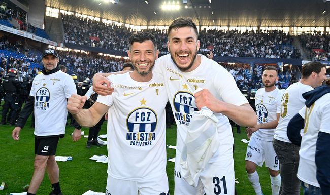 Blerim Dzemaili feiert seinen insgesamt dritten Meistertitel mit dem FCZ.