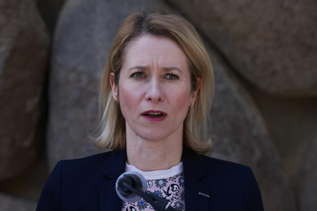 Kaja Kallas s’adresse aux médias après sa visite au mémorial de l’Holocauste Yad Vashem à Jérusalem, le 24 mars 2025.