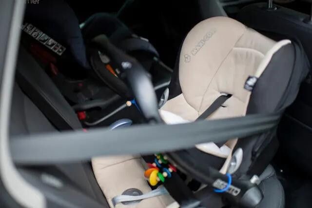 Belgique: un bébé décède après avoir été oublié dans une voiture | 24 heures