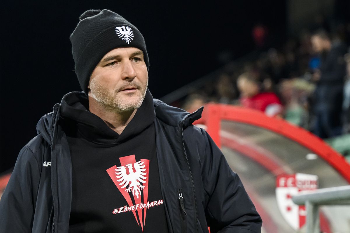 ARCHIVBILD ZUM ABGANG VON ALEX FREI BEIM FC AARAU --- L'entraineur du FC Aarau Alex Frei, reagit lors de la rencontre de football de Challenge League entre FC Sion et FC Aarau le vendredi 2 fevrier 2024 au stade de Tourbillon a Sion. (KEYSTONE/Jean-Christophe Bott)