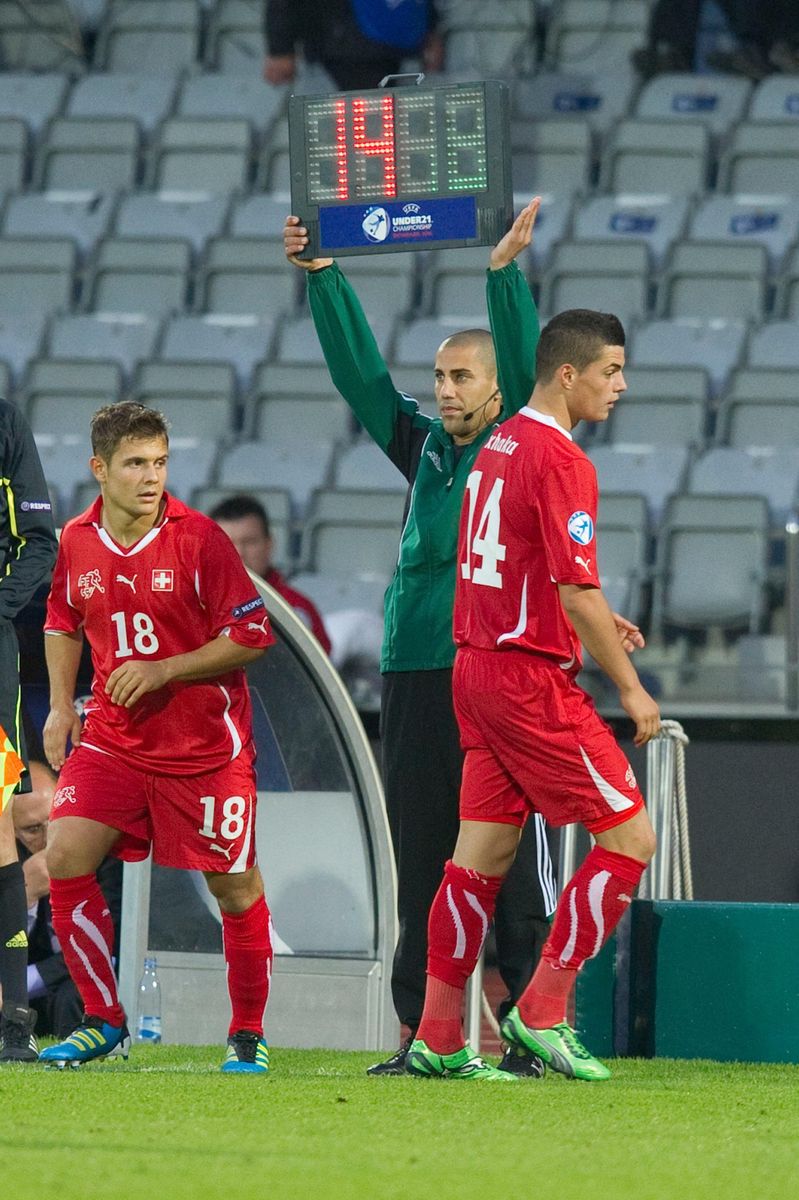 In seinen jungen Jahren spielte Abrashi mit Xhaka, Shaqiri oder Mehmedi in der U21. Er entschied sich dann aber für Albanien.