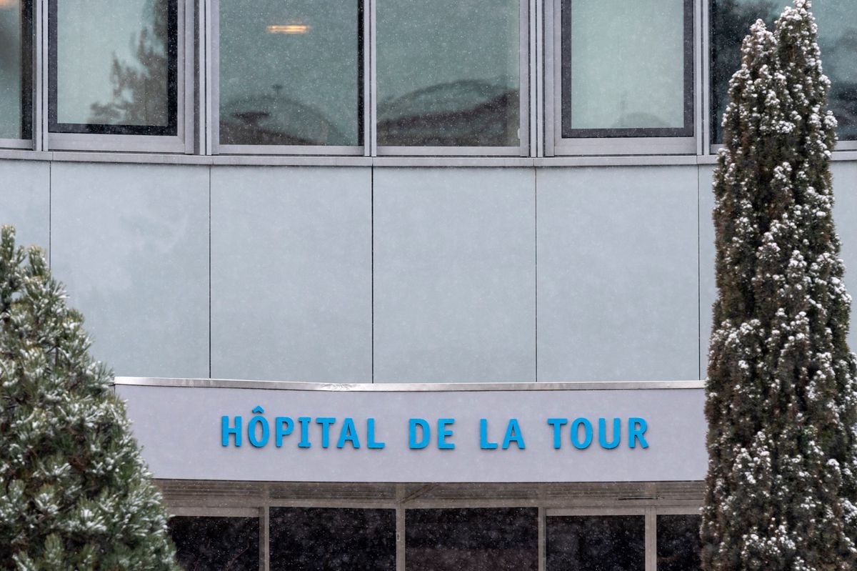 L'entree de l'Hopital de La Tour qui est un hopital prive, photographie, ce mercredi 23 janvier 2019 a Meyrin pres de Geneve. (KEYSTONE/Martial Trezzini)