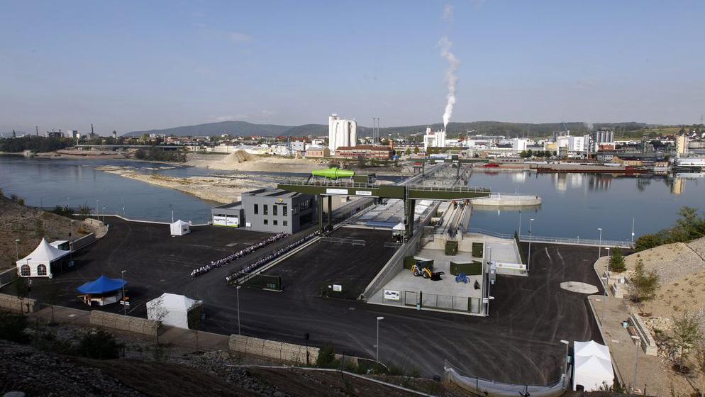 Energiedienst hält an der Wasserkraft fest. Nachdem der Neubau des Wasserkraftwerks Rheinfelden abgeschlossen ist, stehen weitere Projekte im Wallis und in Südbaden an: Wasserkraftwerk Rheinfelden.