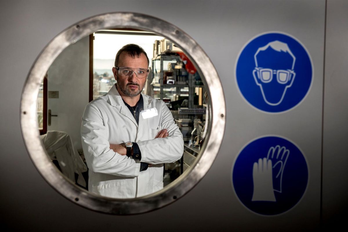 Ex-inspecteur à la Police neuchâteloise, Pierre Esseiva enseigne les sciences forensiques à l’Université de Lausanne.