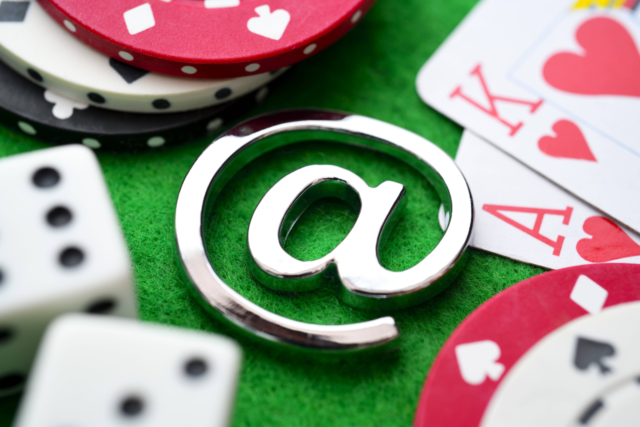 Online-Werbung: Weko nimmt Suchmaschinenwerbung für Reisen und Casinos ins Visier