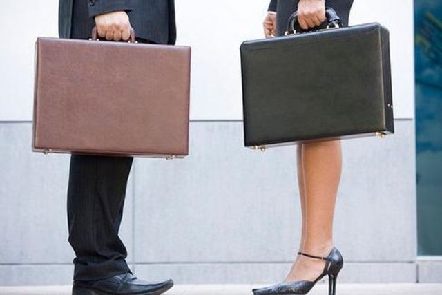 A poste égal, les salariées britanniques gagnent en moyenne 19,7% de moins que les hommes.