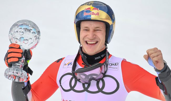 18.03.2023; Soldeu; Ski Alpin - Weltcup Soldeu 2023 Finale - Riesenslalom Maenner;Siegerehrung, Weltcupwertung, im Bild Marco Odermatt (SUI) Gesamt, RS, Super G Weltcupsieger Saison 2022/2023 (Erich Spiess/Expa/freshfocus)---------------------------------------------------------------------ACHTUNG REDAKTIONEN: KEINE ABONNEMENTS, ES GELTEN DIE PREISEMPFEHLUNGEN DES SAB - MANDATORY CREDIT, EDITORIAL USE ONLY, NO SALES, NO ARCHIVES---------------------------------------------------------------------