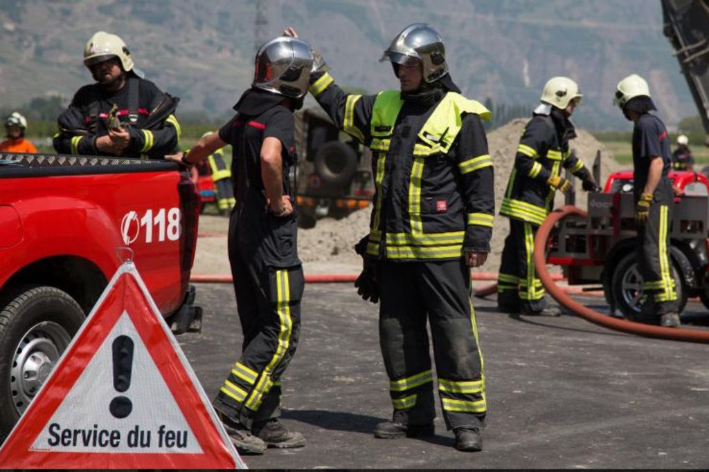 Les flammes ravagent un appartement à Fully