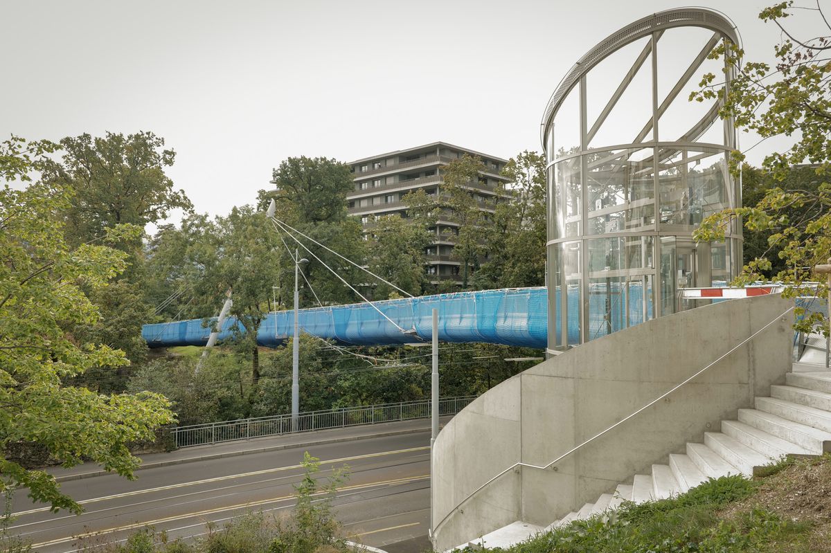 Genève, le 16 octobre 2023. Le chantier de la passerelle reliant les quartiers de Tivoli et Surville enchaîne les problèmes. Elle est toujours fermée à toute circulation.