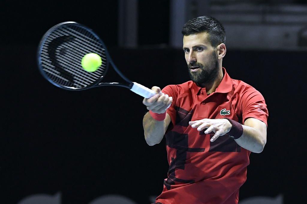 epa11669159 Novak Djokovic de Serbie pendant son match de troisième place contre Rafel Nadal d'Espagne au tournoi de tennis Six Kings Slam à Riyadh, Arabie Saoudite, 19 octobre 2024. EPA/STR