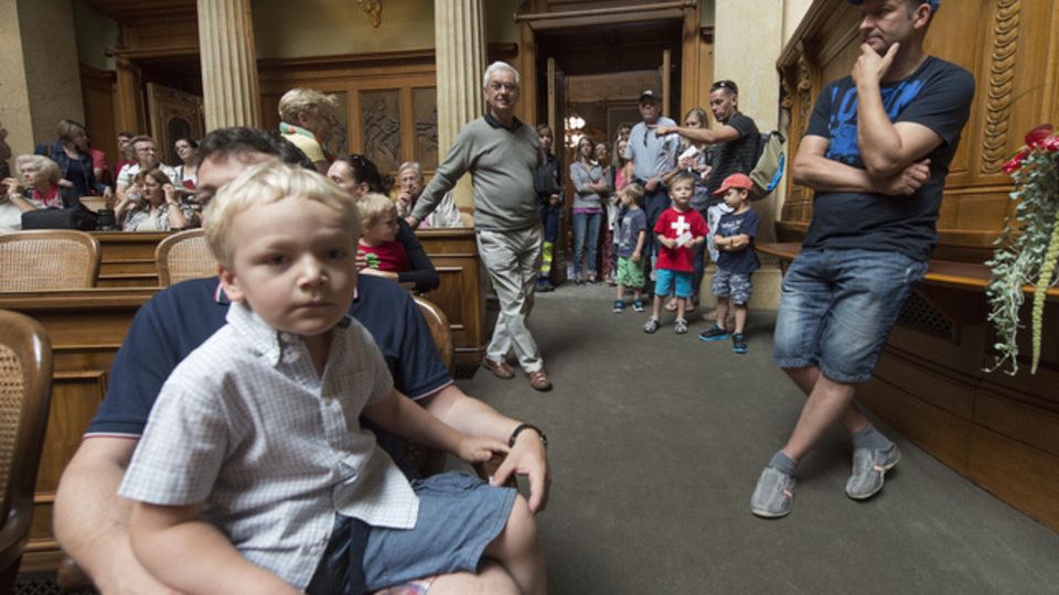 1er Août: Affluence au Palais fédéral dans une atmosphère bon enfant
