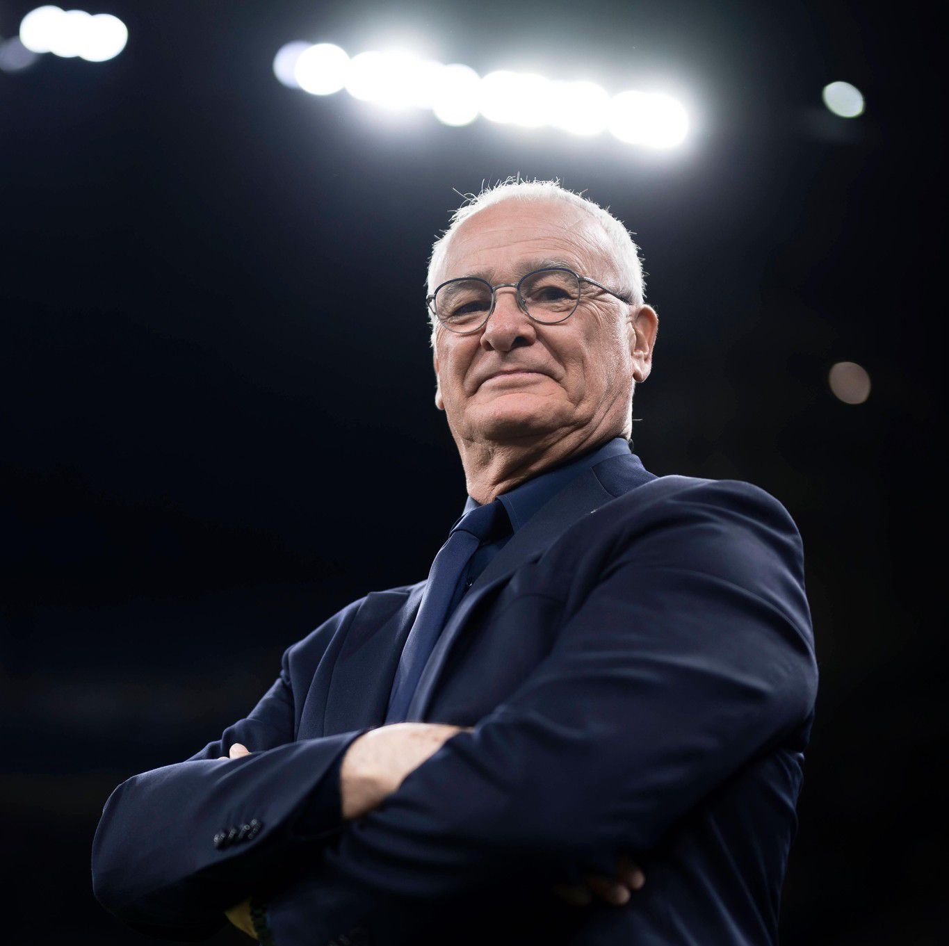 Claudio Ranieri, entraîneur de Cagliari Calcio, regarde vers l’avant avant le match de Serie A contre FC Internazionale à Milan.