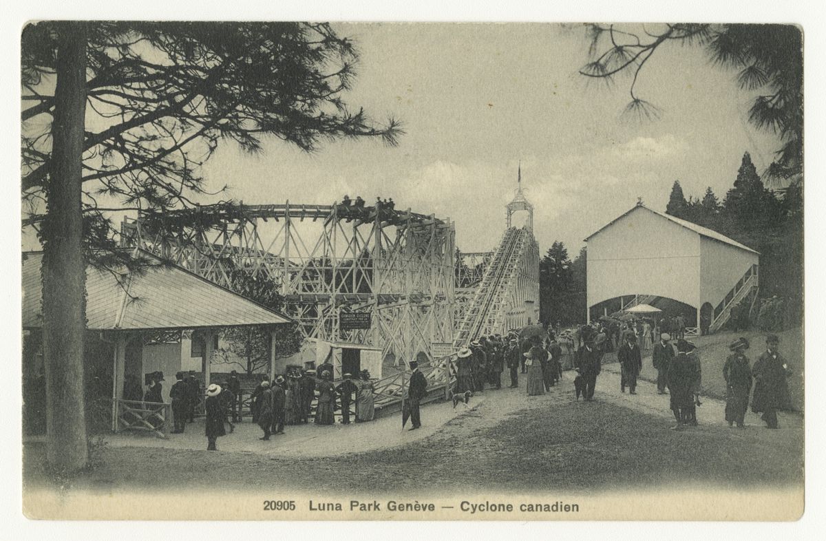 Le Cyclone canadien, une des attractions phare du Luna Park, vers 1911-1912. 