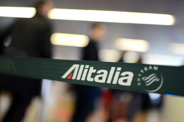 Alitalia va présenter mardi un vaste plan d'économies dont 1900 suppressions de postes.