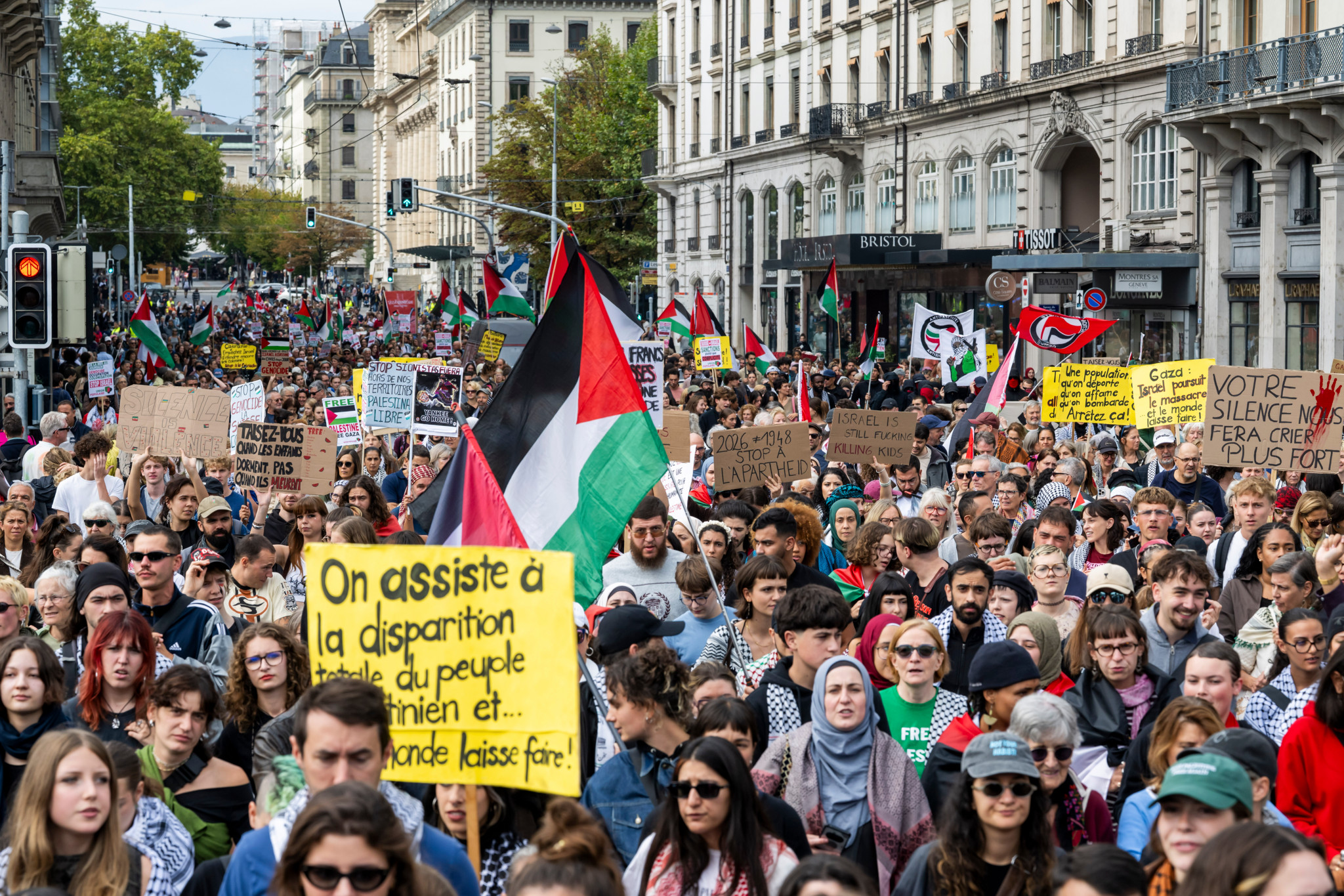 Manifestation à Genève: Plus de 1500 personnes défilent en soutien à la Palestine