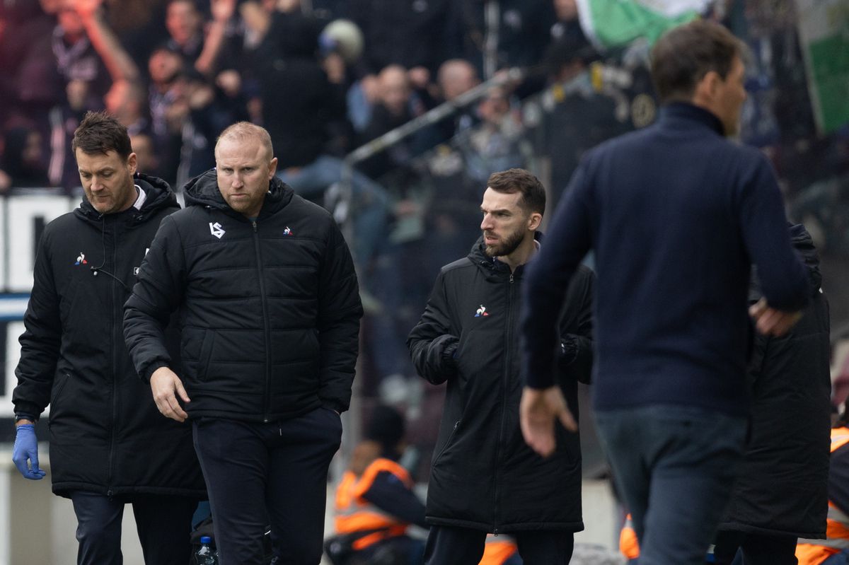 L'entraineur Ludovic Magnin (LS), pendant la rencontre entre le Servette FC et le FC Lausanne-Sport, comptant pour le championnat de super league, le dimanche 10 mars 2024 au Stade de Geneve, a Lancy (Bastien Gallay / GallayPhoto)