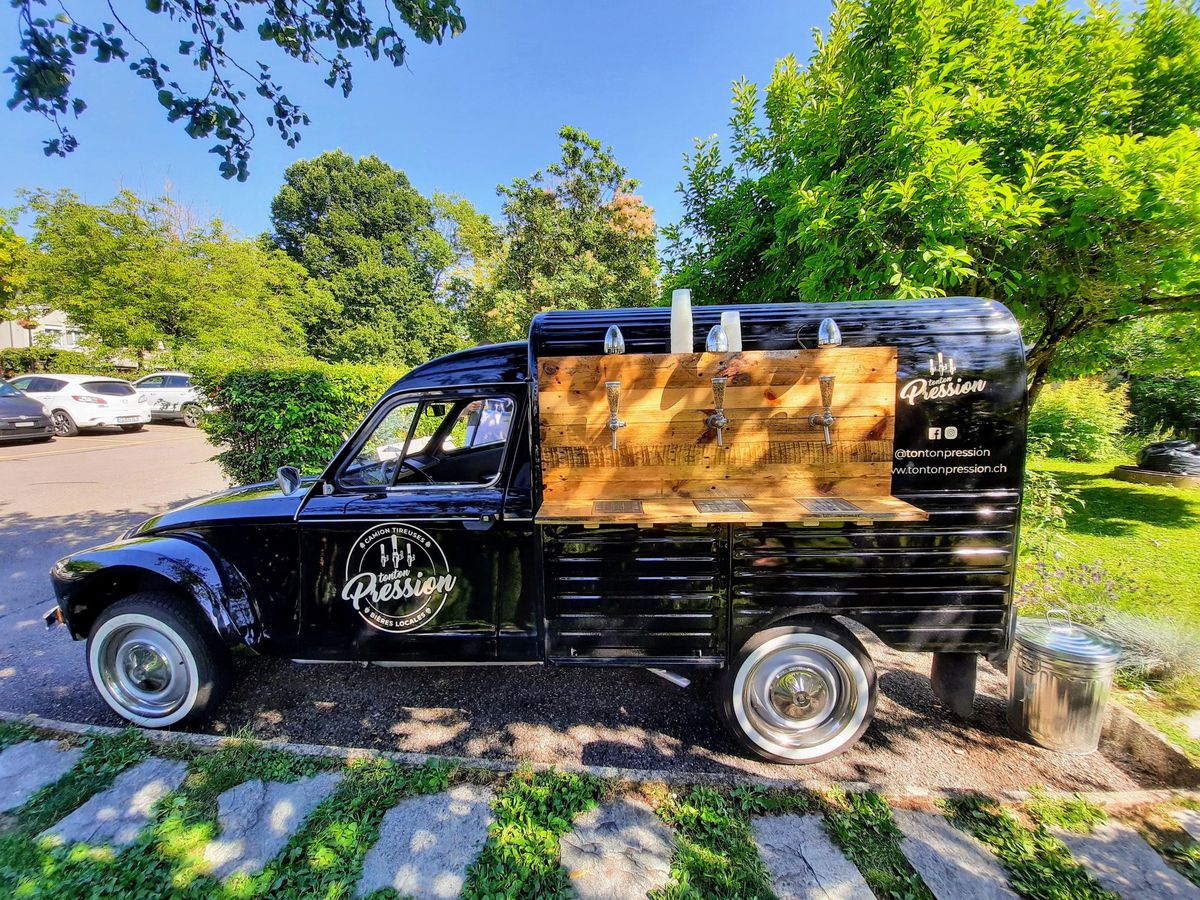 Tonton pression, c0est d’abord une Citroën Acadiane Mixta, millésime 1980 .