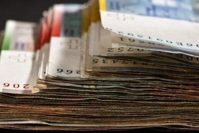 Les ménages s'attendent en outre à une situation économique future favorable.