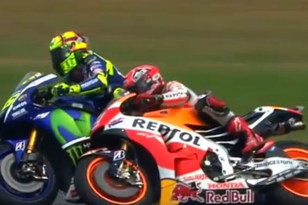 Rossi sanctionné pour avoir provoqué la chute de Marquez