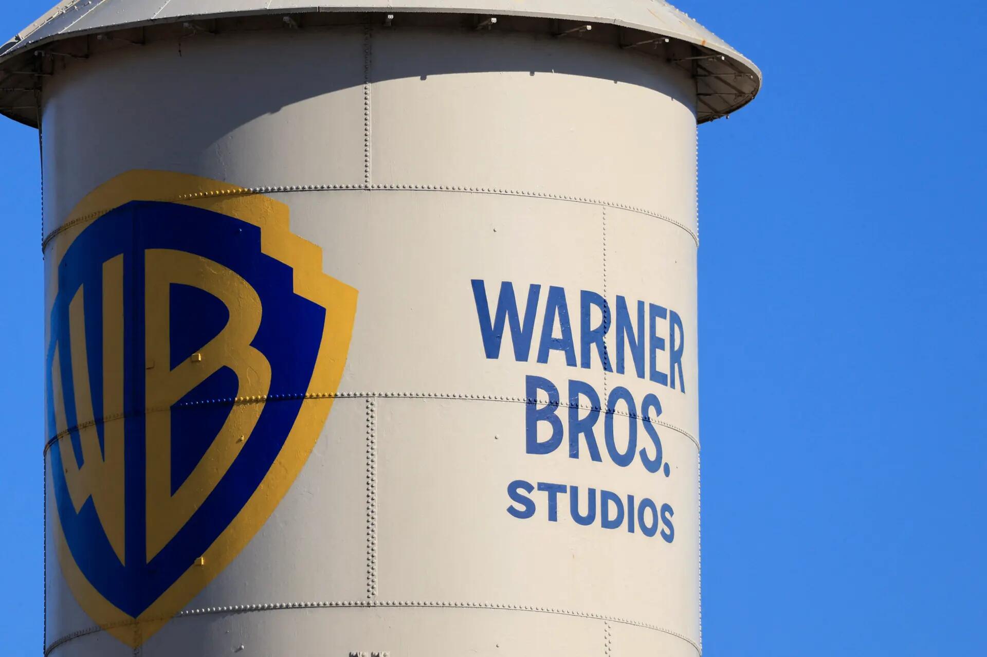 Warner Bros Des tats Am ricains Attaquent Paramount