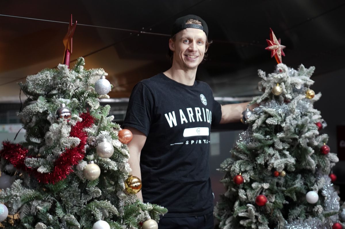 Genève, le 19/12/2023 - le nouveau gardien finlandais de GE Servette (hockey), Jussi Olkinuora.