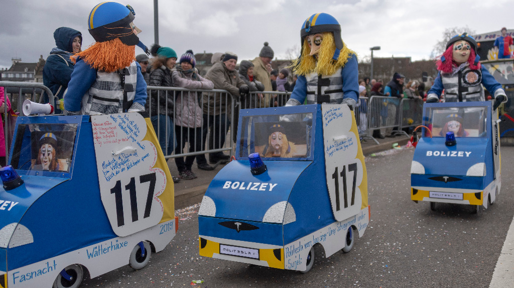 Die besten Schnitzelbänke zum Start der Basler Fasnacht