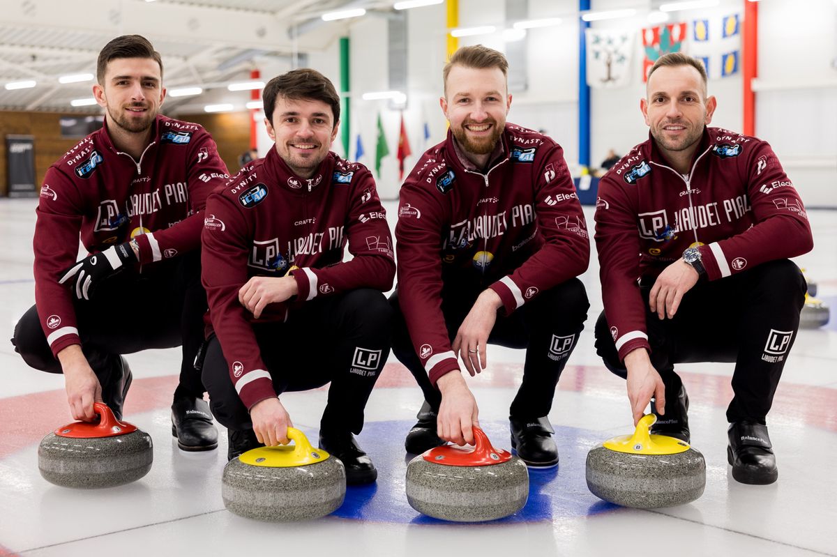 Portrait de l'equipe de Geneve, Pablo Lachat (CC3CG), Benoit Schwarz (CC3CG), Yannick Schwaller (CC3CG), Sven Michel (CC3CG), durant les championnats suisse de curling 2024, le lundi 5 fevrier 2024 au Centre Sportif de Sous-Moulin, a Thonex (Bastien Gallay / GallayPhoto)
