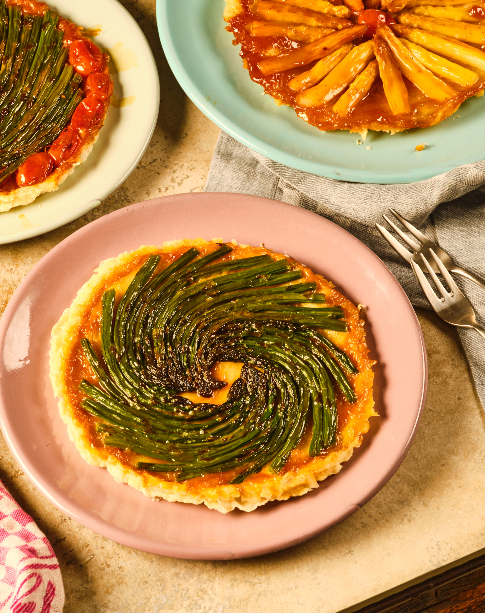 Seiler karamellisiert Gemüse: Bei dieser Spargel-Tarte-Tatin gerät unser Autor in einer Art Trance