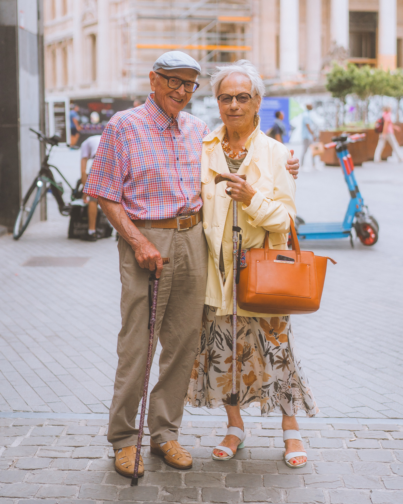 D'après l'expérience de Davide Nestola, les images présentant des couples ou des personnes âgées sont celles qui rencontrent le plus de succès sur les réseaux sociaux.