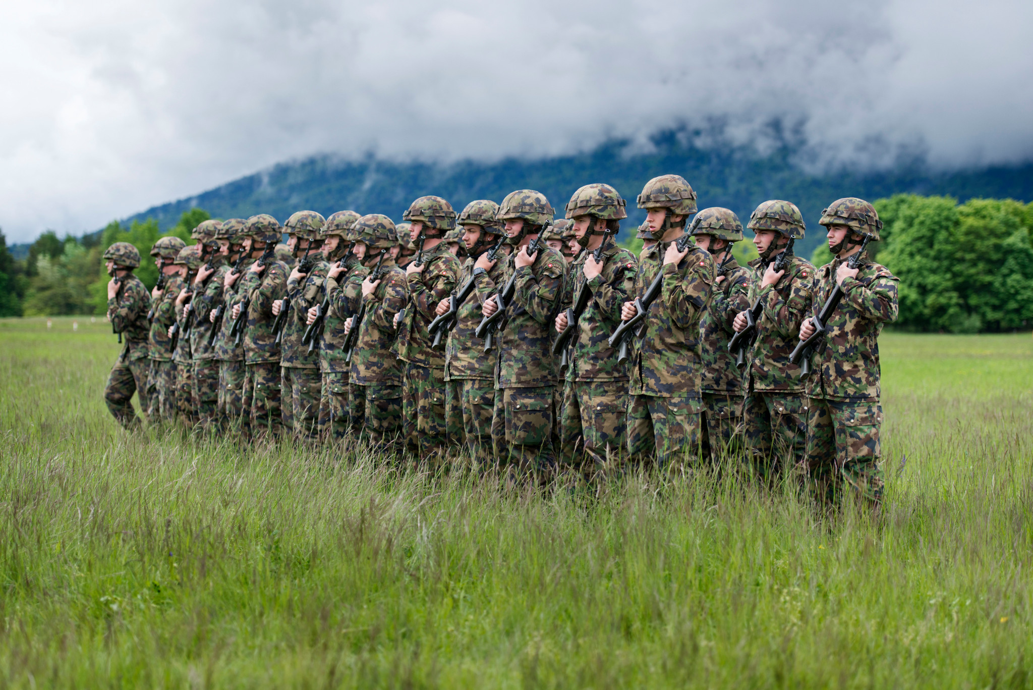 Schweizer Armee 850 Millionen F r Weltraumaufr stung