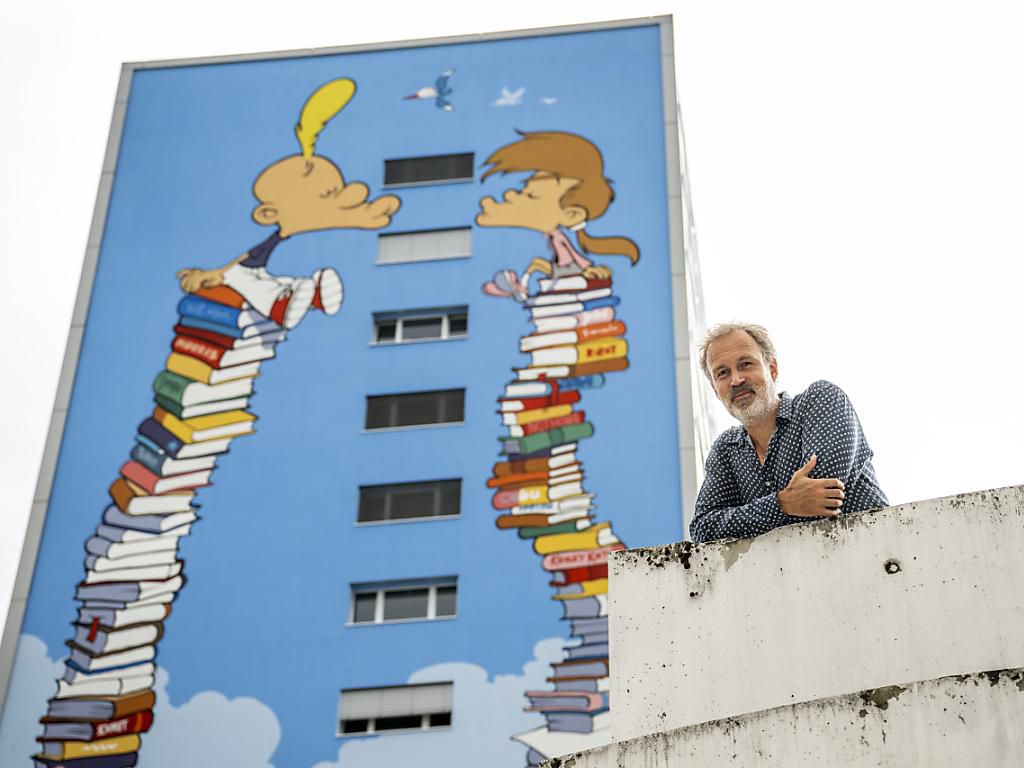 Philippe Chappuis, alias Zep, a conçu le dessin à l'origine de la nouvelle fresque monunmentale qui orne une façade des immeubles du quartier des Palettes à Lancy (GE).