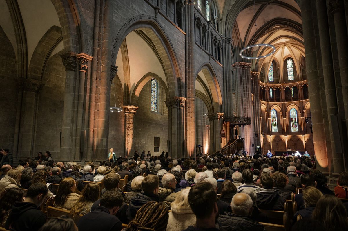 Genève, le 30 mars 2024. Cathédrale Saint-Pierre. Cérémonie pascale commune et bilingue (français et anglais) à la Cathédrale Saint-Pierre.