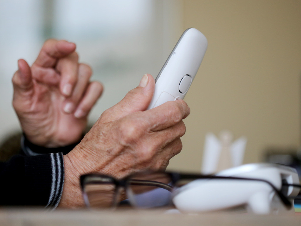 Geldkurier festgenommen: Mehrere 10’000 Franken durch Telefonbetrug im Aargau erbeutet
