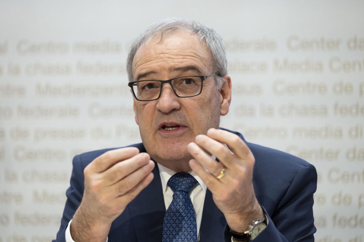 Le conseiller fédéral Guy Parmelin affirme que le risque de pénurie de gaz reste bas pour l’instant et que la Suisse est bien préparée.