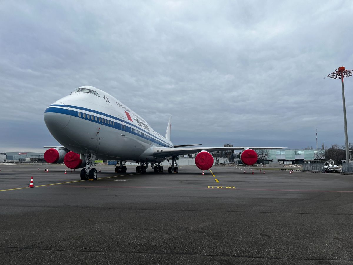 Präsident der Ukraine Selenski flog per Heli vom Flughafen Zürich nach