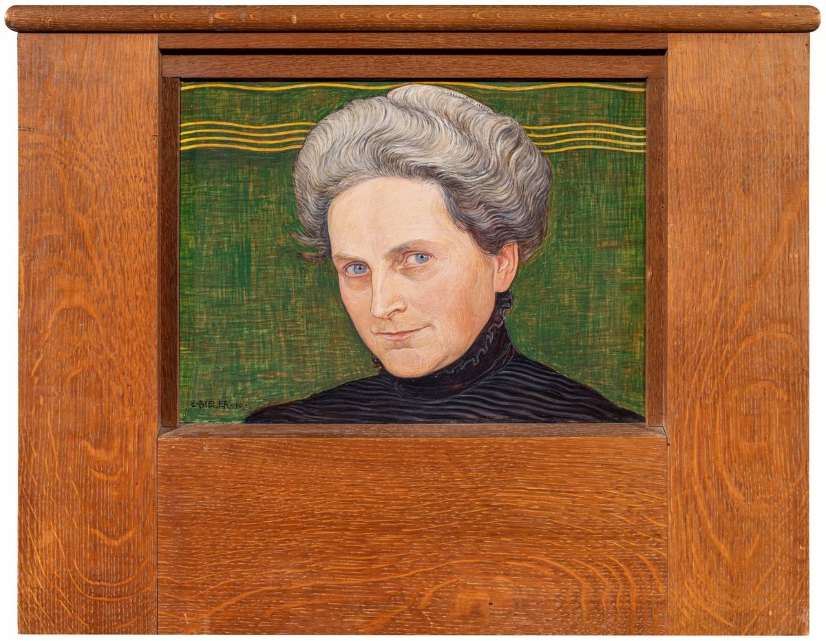 «Julia Scheller-Erni», tempera sur bois (31 x 42 cm)  d’Ernest Biéler en 1910, est la femme d’un riche industriel zurichois fondateur d’une entreprise spécialisée dans l’importation d’essence et de produits chimiques.