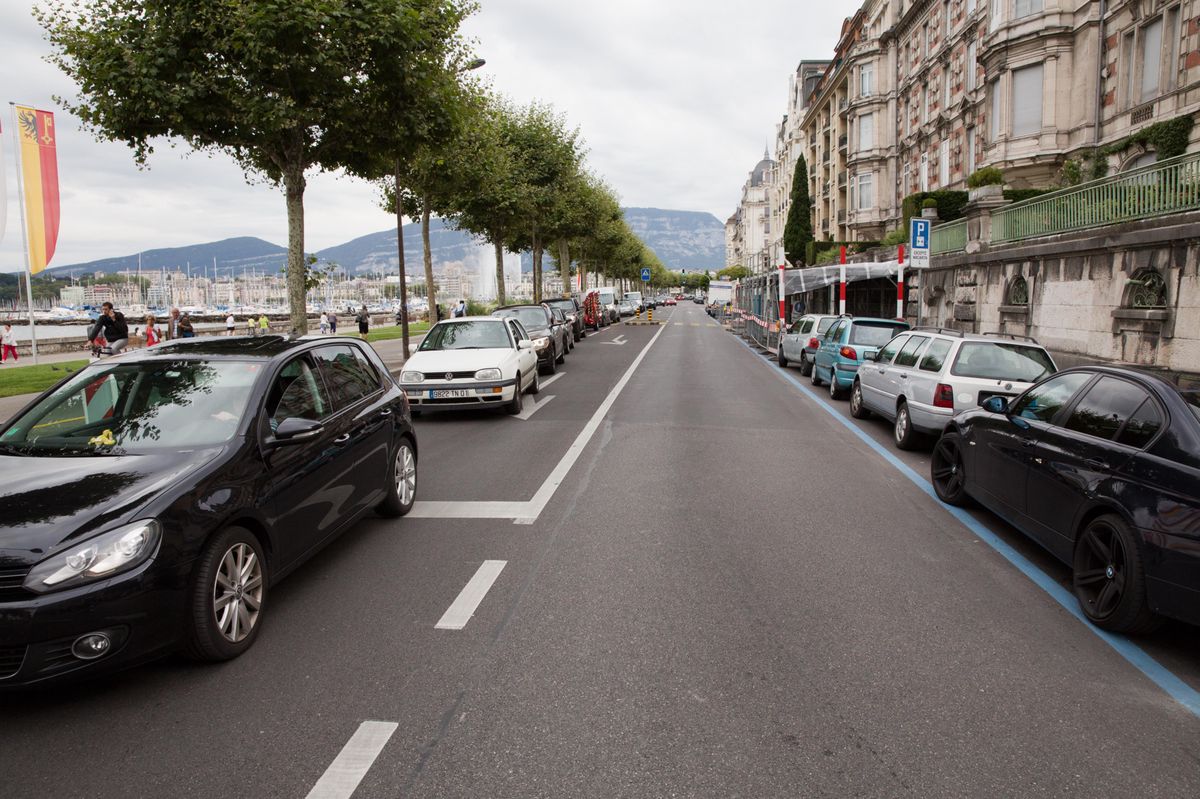 Genève, 20 août 2014. Rupture d'une canalisation quai Wilson qui a occasionné de gros bouchons dans le centre-ville.  © Olivier Vogelsang / Tamedia
