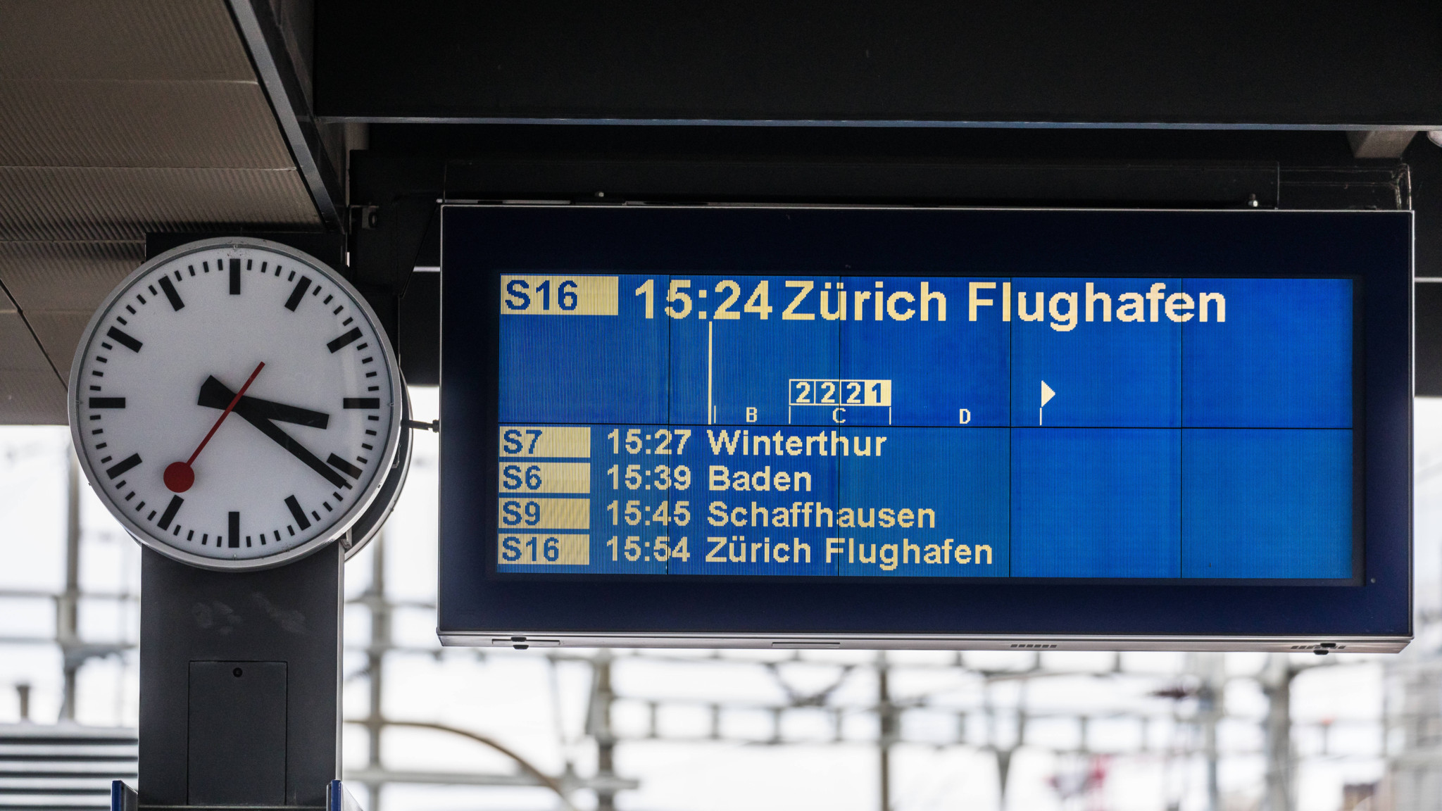 Zahlendreher: Neue Knobelaufgaben: Schöne Uhrzeiten und trickreiche Gleichungen
