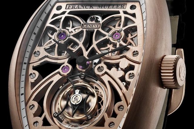 Ci-dessus, le modèle Tourbillon Rapide 7889 T F SQT BR 5N.