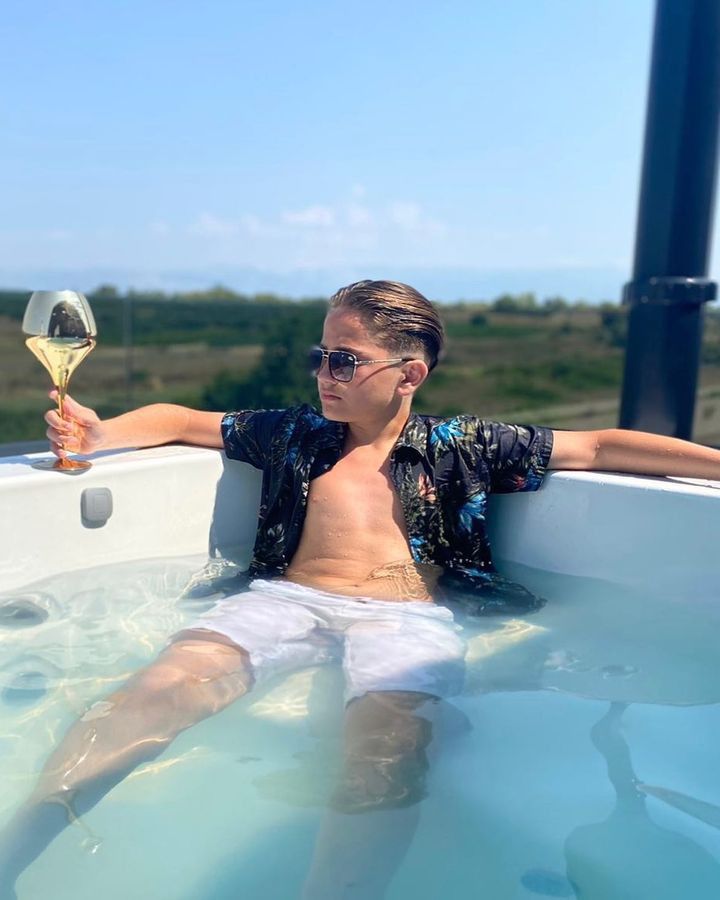 «CocaCola» Jüngster Rapper Deutschlands Lil M (12) liefert den Sommerhit des Jahres L «CocaCola» Jüngster Rapper Deutschlands Lil M (12) liefert den Sommerhit des Jahres L