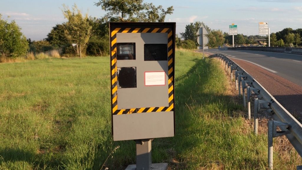 France Poursuivi pour avoir fait un doigt d'honneur à un radar Le Matin