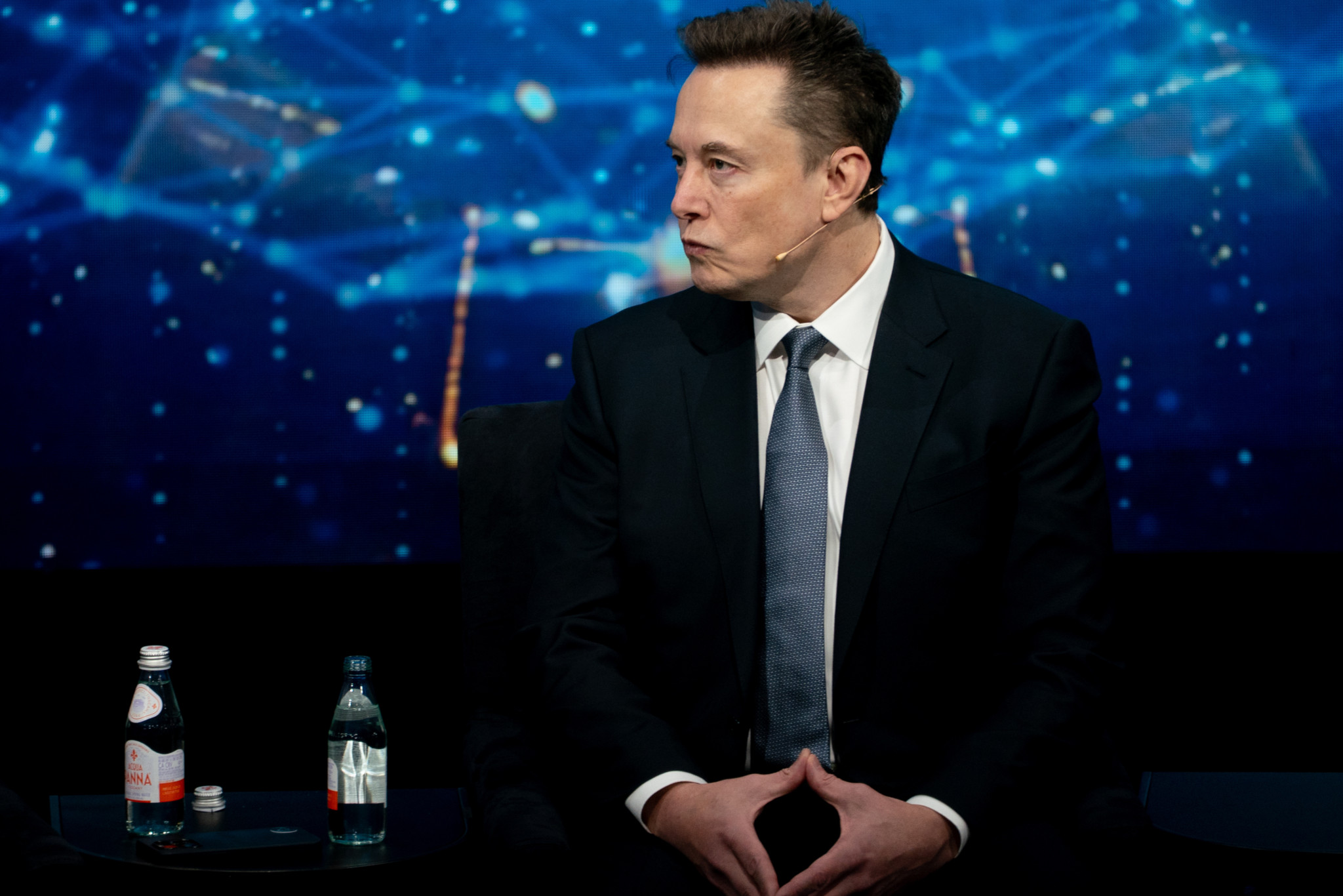 AI-Giganten wie Musk planen Sozialismus von oben