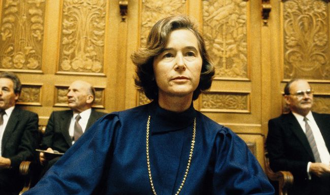 Elisabeth Kopp mit ihrem Ehemann Hans W. Kopp nach ihrer Wahl in den Bundesrat.