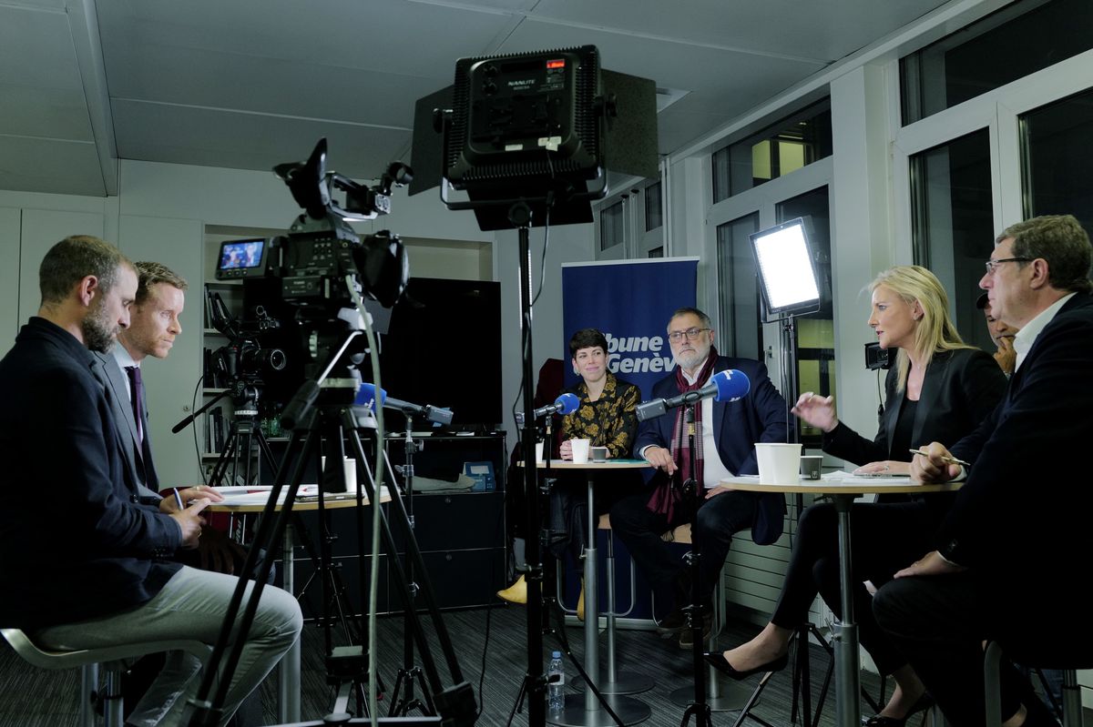 Genève, le 1 novembre 2023. Tribune de Genève: débat au sujet des élections fédérales pour la chambre haute (des Etats) pour le deuxième tour avec: Lisa Mazzone, Les Verts, Carlo Sommaruga, PS et Céline Amaudruz, UDC, Mauro Poggia, MCG.