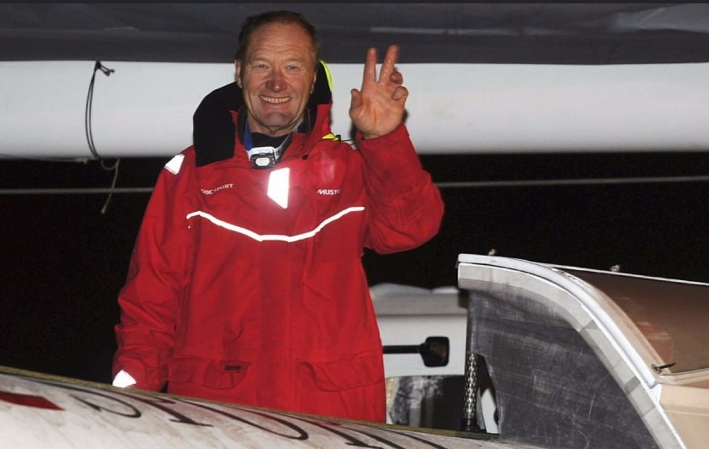 Francis Joyon signe un record absolu