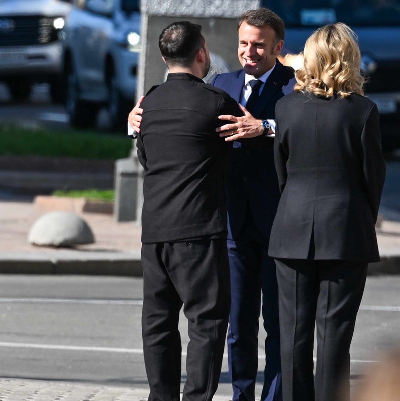 Grossbritanniens Premierminister Keir Starmer, Frankreichs Präsident Emmanuel Macron und Deutschlands Kanzler Friedrich Merz während eines Treffens in einem Zug nach Kiew, Ukraine, am 9. Mai 2025.